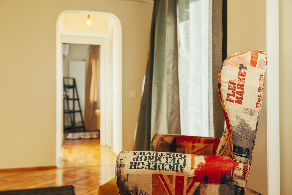 Artsy Old Town Apartment บูคาเรสต์ ภายนอก รูปภาพ